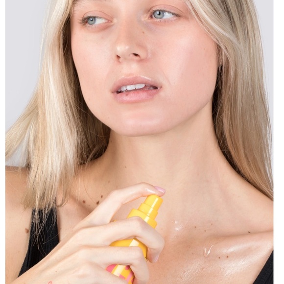 NIB•Dew of the Gods Amalfi Glaze Body Serum - Vibrant Yellow - Picture 2 of 3